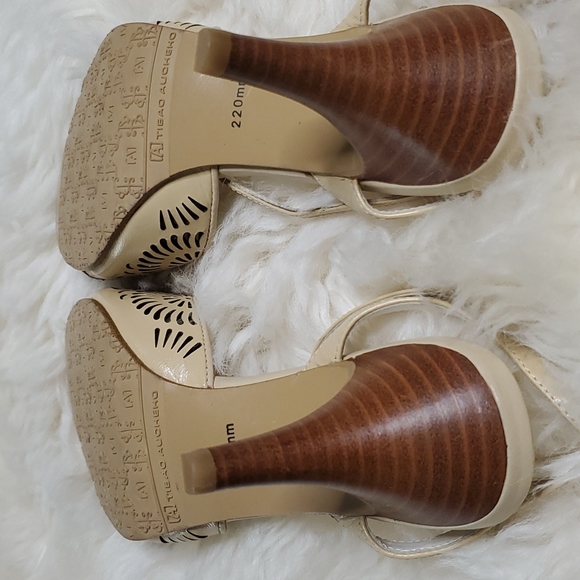 New Tibao Aucheho cut out sandals - Picture 9 of 9